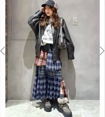 새상품 로데오 크라운 와이드 보울 랜덤 티어드 체크 스커트