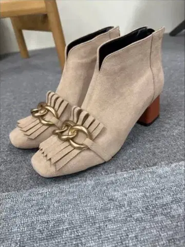 천연 가죽 스웨이드 체인 부츠 / 베이지 프린지 rerere