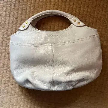 화이트 가죽 핸드백