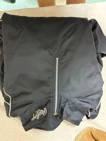 캘리포니아 스타일 나일론 자켓 블랙 가격 인하 협상