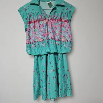 고품질 꽃무늬 반팔 무릎 기장 원피스 터콰이즈 [ 프리 사이즈 ]
