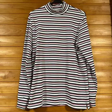 블랙 앤 화이트 스트라이프 터틀넥 긴팔 티셔츠