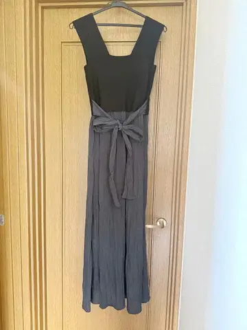 FRAY I.D 슬리브리스 롱 원피스