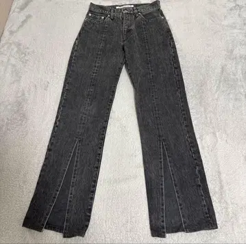 JOHN LAWRENCE SULLIVAN 블랙 부츠컷 데님