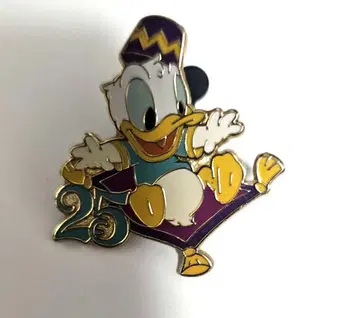 도널드 덕 25주년 기념 핀 배지