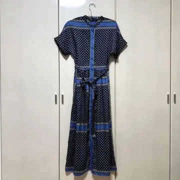 ZARA 페이즐리 무늬 블랙과 파랑의 롱 원피스 모로코 제조