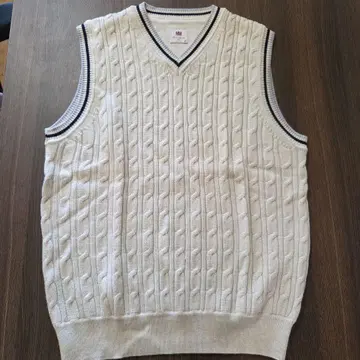 MITSUMINE 아이보리 케이블 니트 V넥 베스트