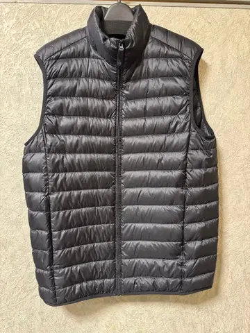 유니클로 울트라 라이트 다운 블랙 베스트