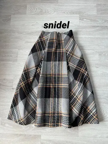 snidel 스나이델 로빙 체크 미디 스커트 0