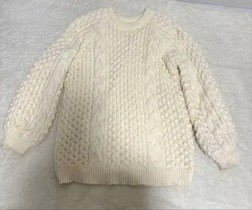 Alley by w closet 아이보리 케이블 니트 스웨터