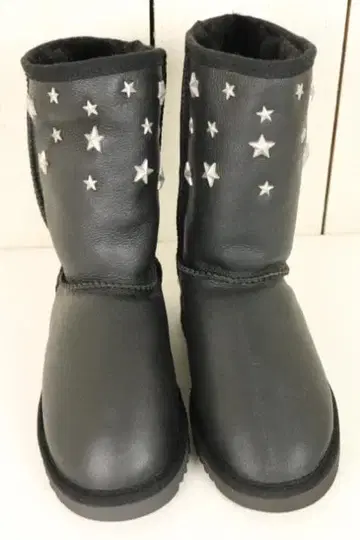 [새상품] Rion 리온: 별 스터드 어그 부츠 39 25.0-25.5