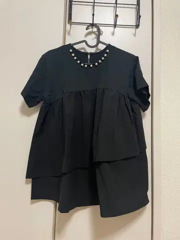 prose verse 플레어 실루엣 블랙 반팔 상의