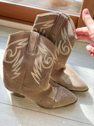 웨스턴 부츠 베이지 스웨이드 자수