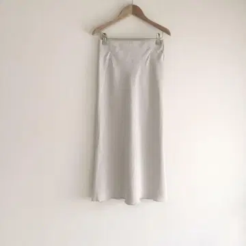 Spick&Span 스픽 앤 스팬 큐프라 피브릴 새틴 스커트