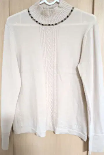 [ DAKS ] 베이지 터틀넥 니트 긴팔