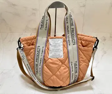 시어터 프로덕츠 별주 자카드 테이프 퀼팅 버킷 토트 연어색