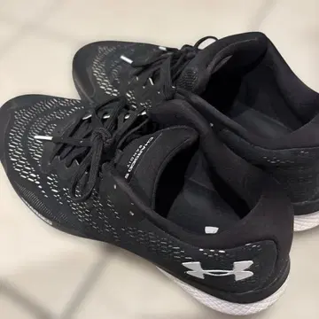 Under Armour Charged Bandit 3 블랙