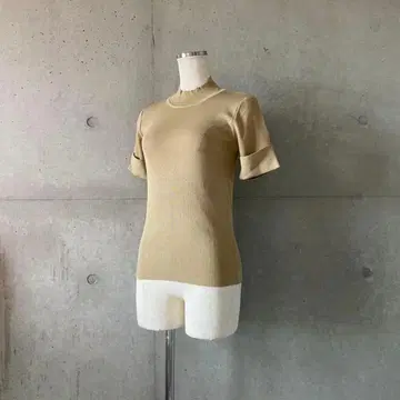 택 포함 새상품 아크릴 니트 소재 베이지 오부 소매 니트 티셔츠 S