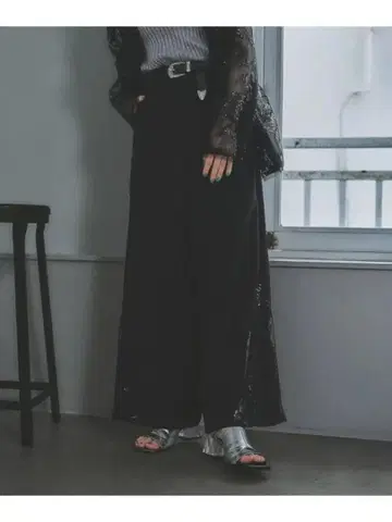 HARE flower 레이스 절개 팬츠