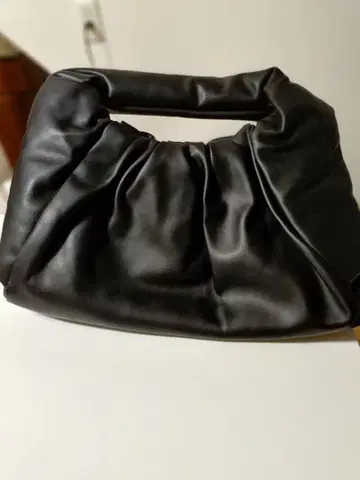 블랙 합성 피혁 핸드백