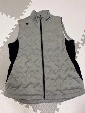 데상트 골프 다운 베스트 그레이 사이즈 L