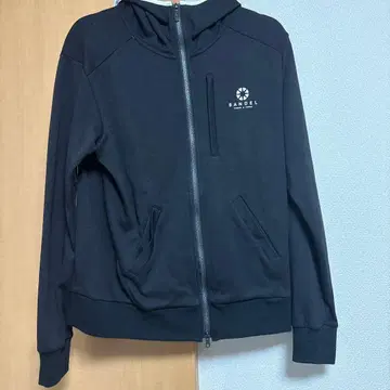 BANDEL 블랙 후드티 후드 부착