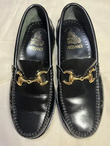 ARTESANOS 블랙 로퍼