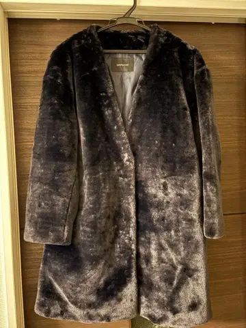 퍼 롱 코트 블랙