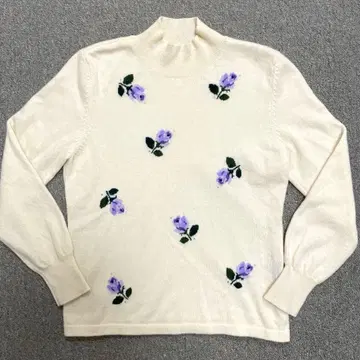 새상품급 BELLEFORLE 캐시미어 100% 모크넥 스웨터 화이트