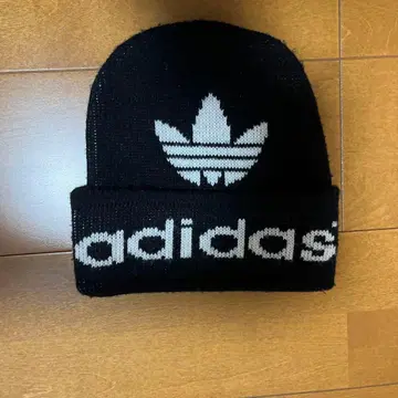 adidas 니트 모자 원사이즈 블랙/화이트