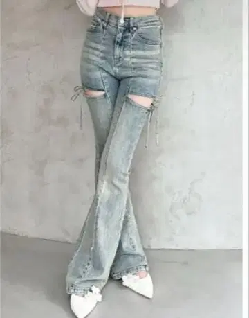 RESEXXY 컷 아웃 리본 데님 팬츠