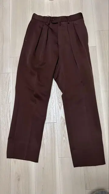 NEAT 브라운 플리츠 슬랙스 44