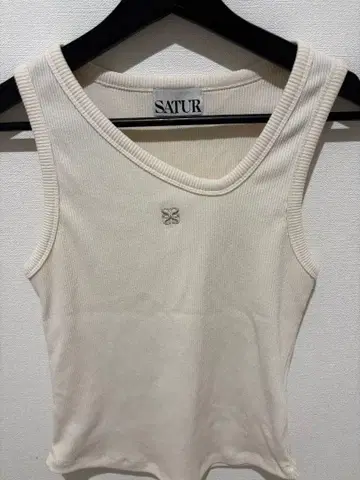 SATUR 아이보리 탱크탑