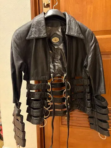 블랙 가죽 숏 자켓