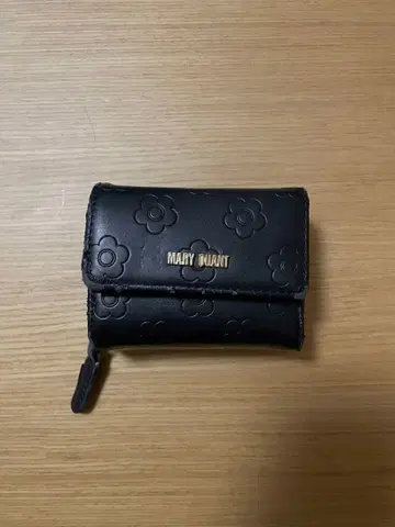 MARY QUANT 블랙 3단 폴더형 지갑