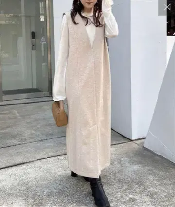 카프리슈 마쥬 뒤 V 점프 스커트 (라이트 베이지)