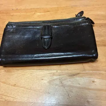 다크 브라운 가죽 장지갑