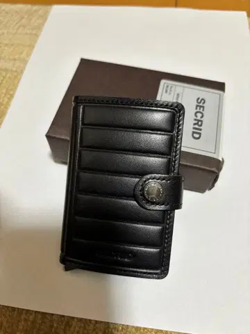 SECRID 세크리드 미니 지갑 프리미엄 모델 엠보싱