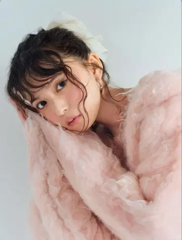 GRL 사이토 아스카 샤기 니트 숏 기장 가디건 컨디션 최상 완판템