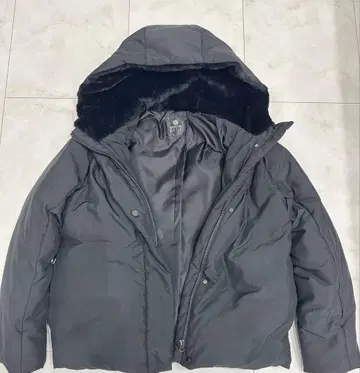 엘베스두 후드 부착 다운 자켓 블랙