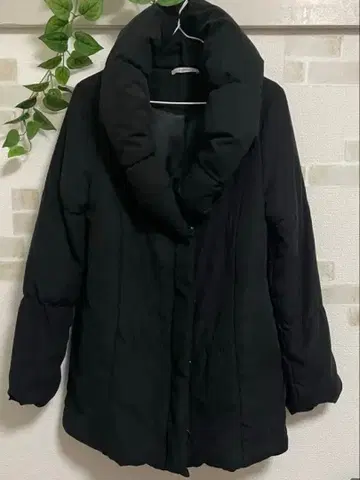 블랙 다운 자켓 후드 부착