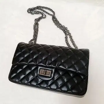 클래식 퀼팅 숄더백 블랙 y2k 체인 새상품급