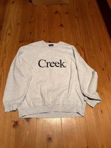 Creek 그레이 맨투맨