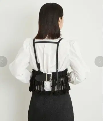 Lily brown 튤 뷔스티에 상의 블랙