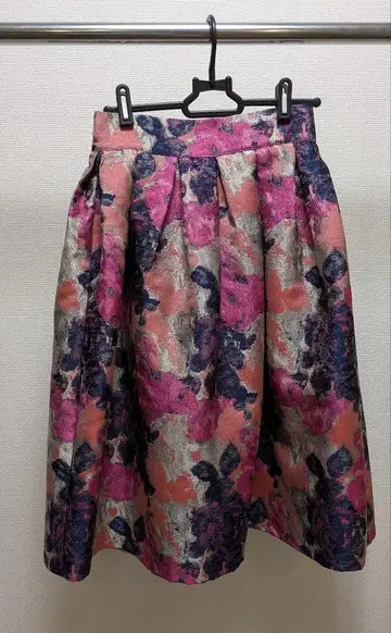 야마다야 계열 브랜드 Vin 꽃무늬 플레어 스커트 사이즈 9