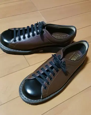 브라운 블랙 스니커즈 가죽 신발