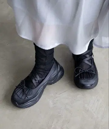 VACANCY 스니커즈 새상품급