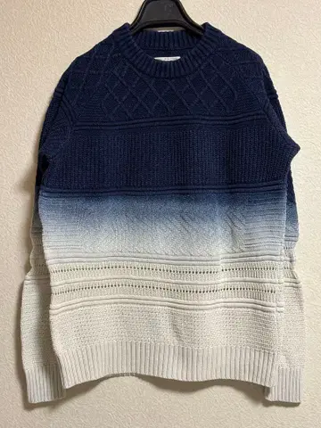 그라데이션 케이블 짜임 니트 스웨터