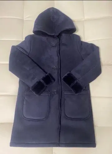 네이비 후드 부착 무스탕 코트