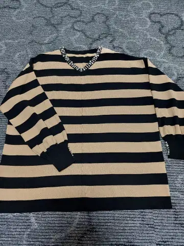 앤드러브 보더 니트